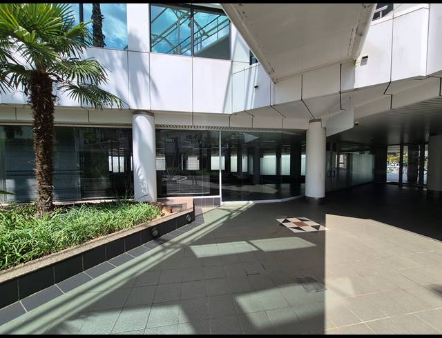 833M² OFFICE TO LET IN ROSEBANK